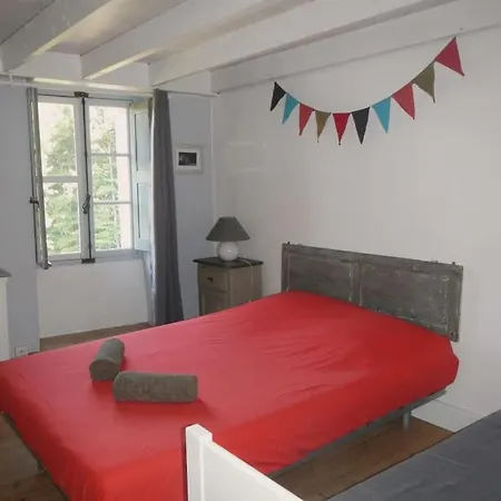 Holiday home Moulin Casta Avec Riviere Et Piscine En Pleine Nature *